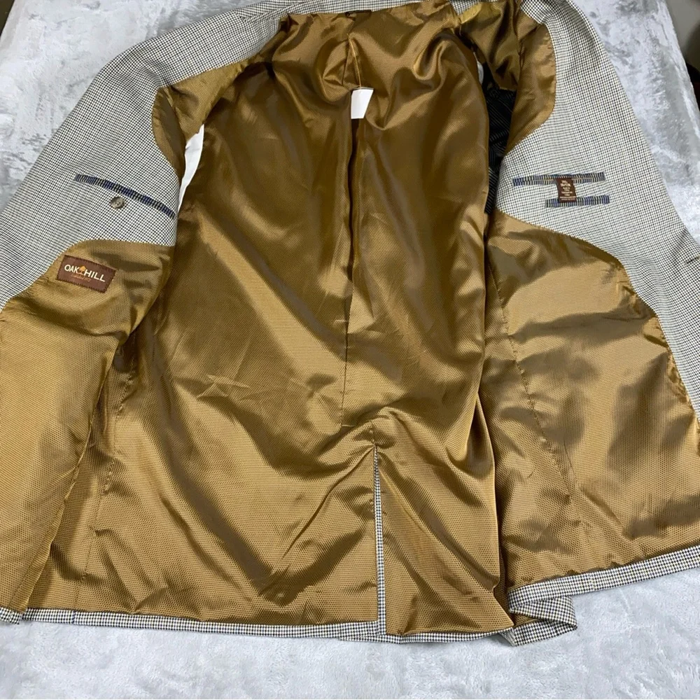 Oak Hill men gray